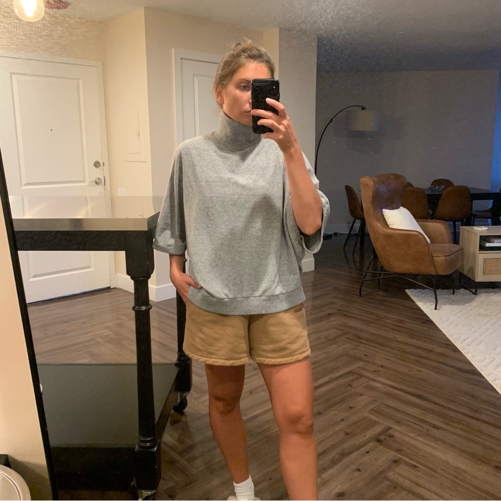 Lou & Grey Short Sleeve Gray Sweatshirt Turtleneck
